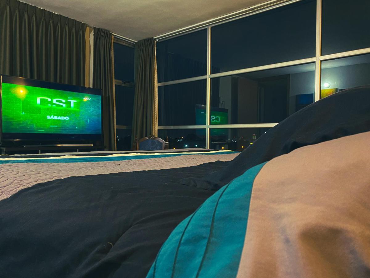 2 Rooms, 1 King Size Bed, 64" Smart Hdtv Гватемала Экстерьер фото