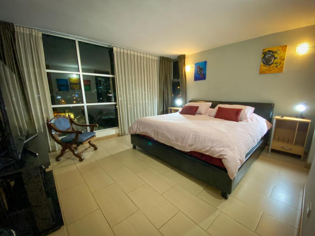 2 Rooms, 1 King Size Bed, 64" Smart Hdtv Гватемала Экстерьер фото